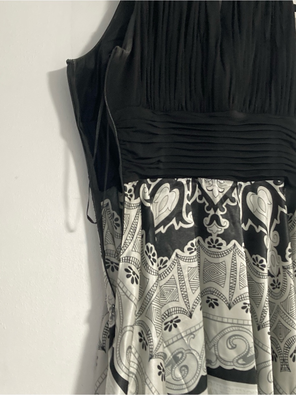 Signature by Sangria Black/Gray Dress Fit & Flare handkerchief hem sleeveless 8 - Picture 14 of 16